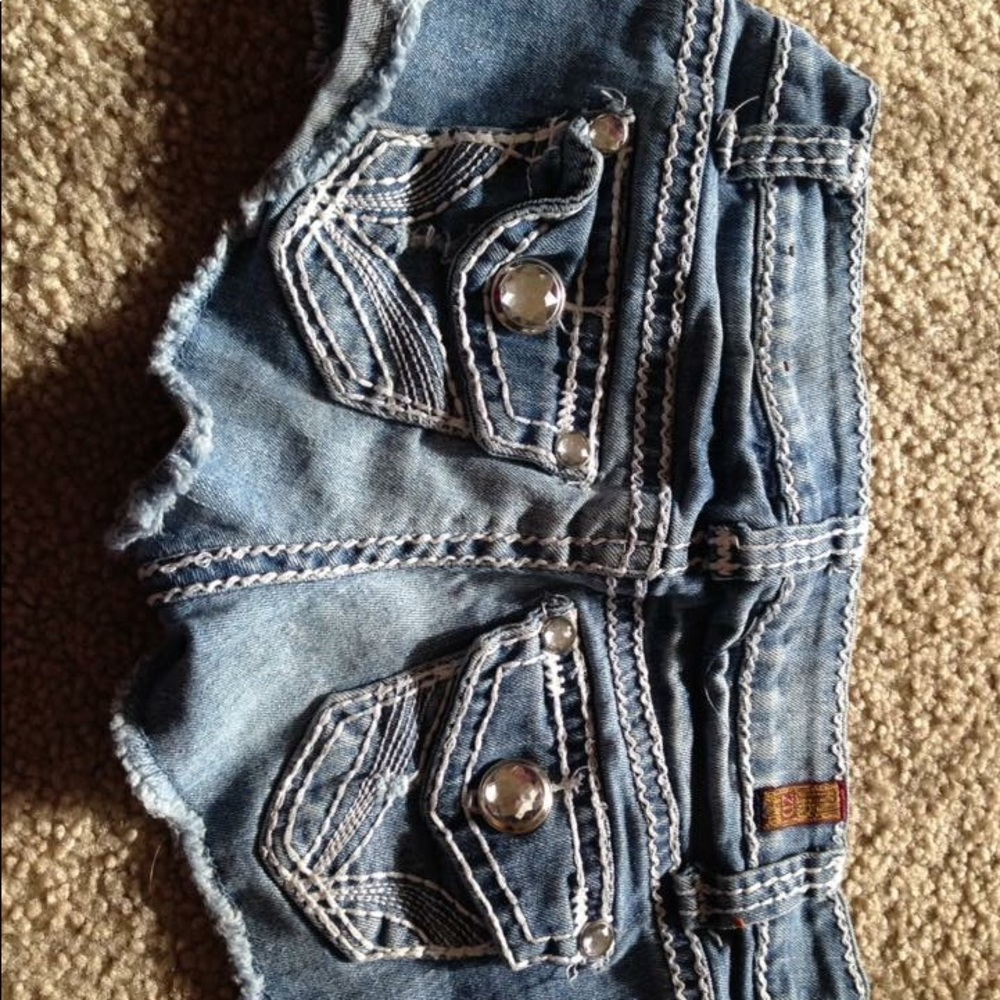 shorts - Picture 2 of 2